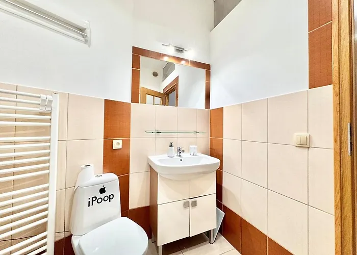 Tuż Przy Półwiejskiej